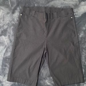 Black Stretch Bermuda Short